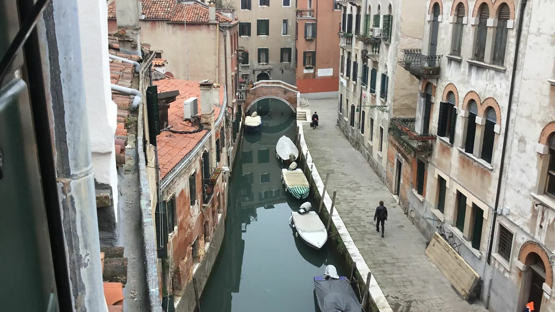 Venice Cae Dea Lana